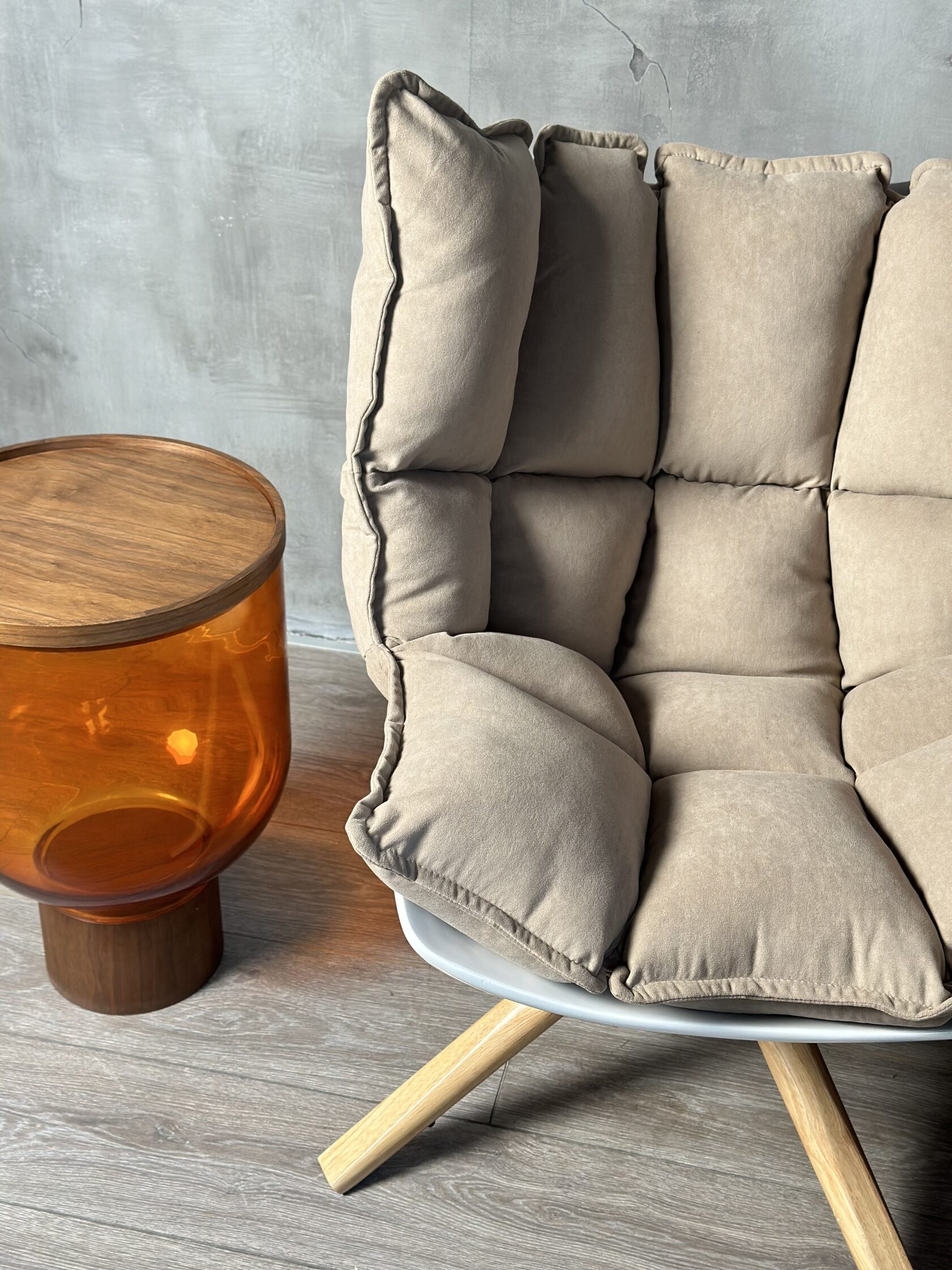 HUSK chair. 8Ellement