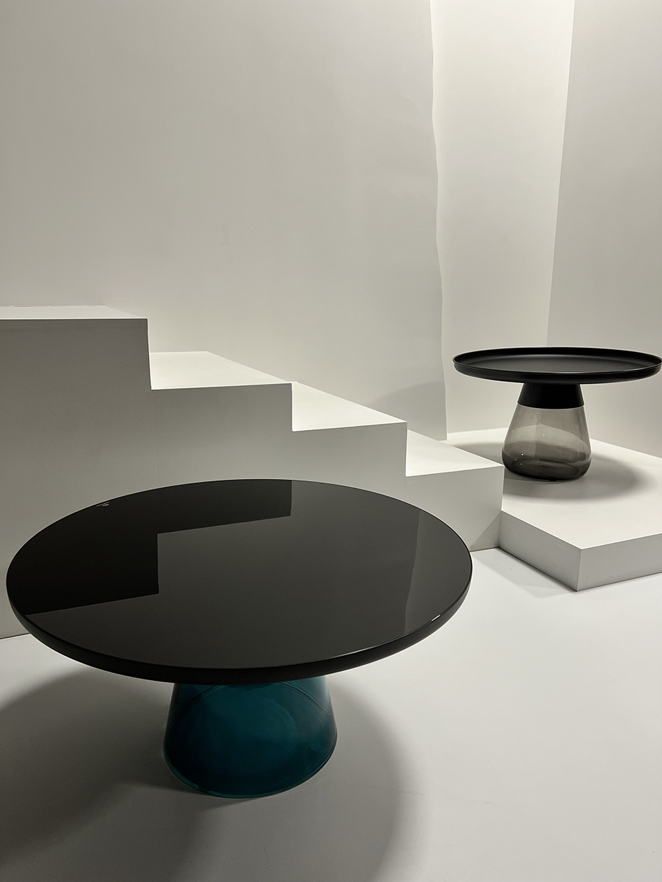Duvree coffee table. 8Ellement