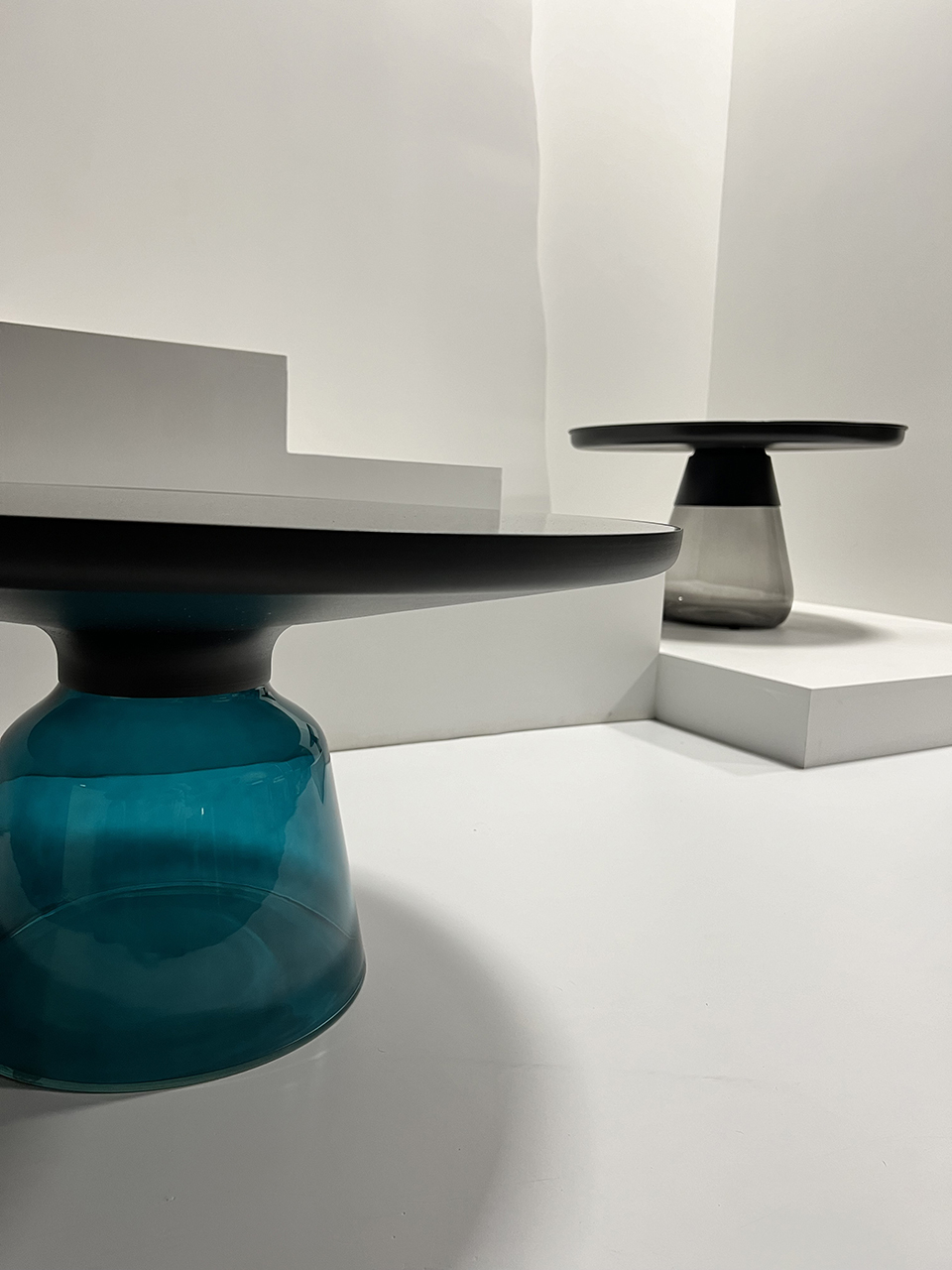 BELL coffee table. 8Ellement